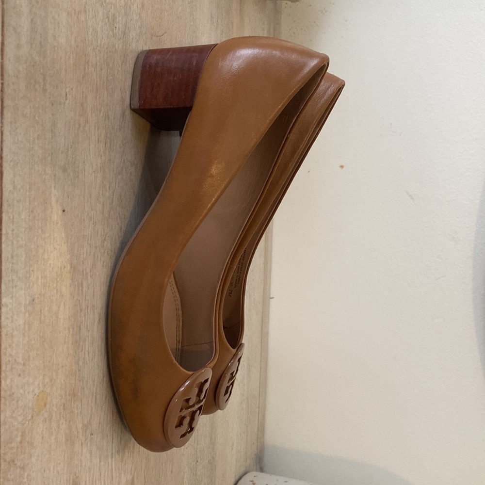 Tory Burch Cognac Leather Logo Ballet Flats - Picture 5 of 5